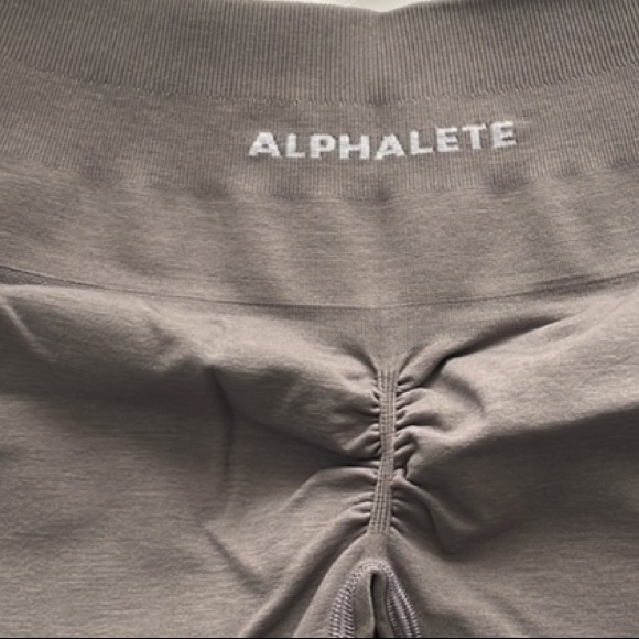 Alphalete Amplify Short 4.5" - Picture 2 of 2